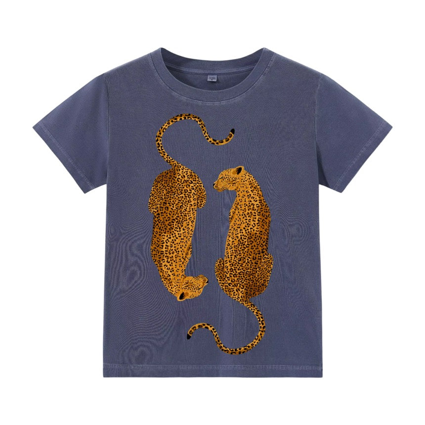 T-shirt coupe classique bleu ardoise, deux léopards dorés se faisant face