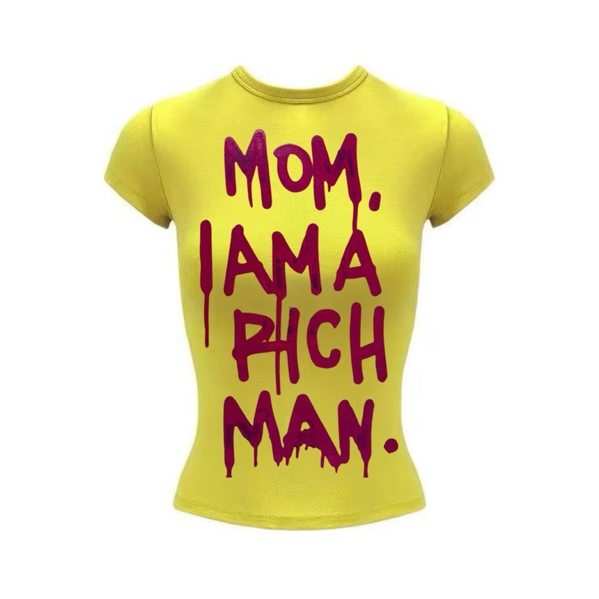 T-shirt jaune ajusté, lettrage magenta au marqueur Mom I Am A Rich Man